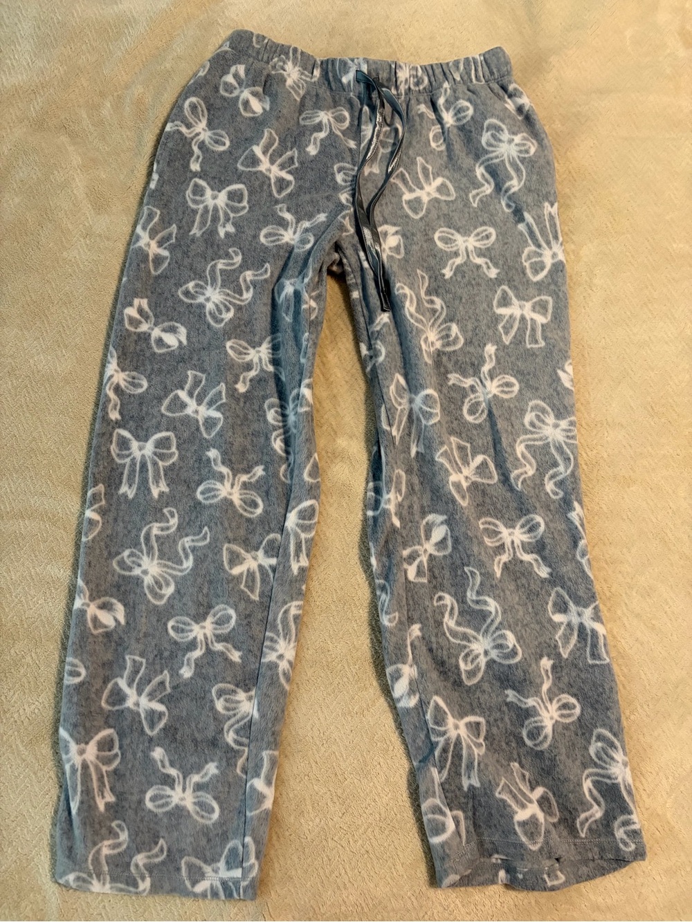 Gray Fleece Lounge Pants with White Bow Print